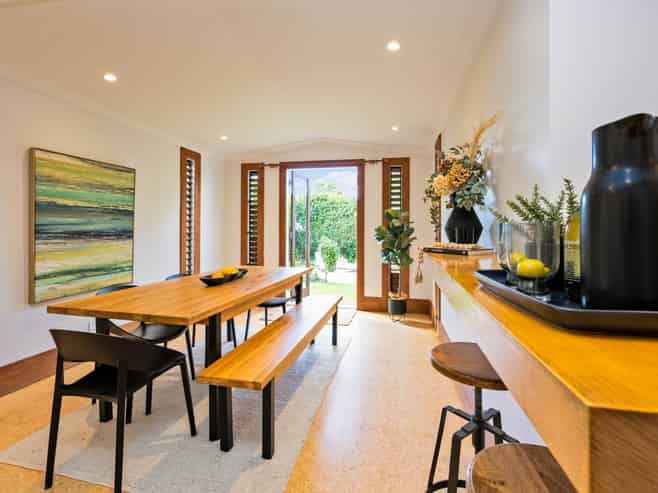 32 Princes Avenue, Three Kings