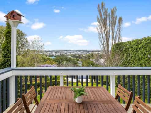 39 & 39A Ngatiawa Street, One Tree Hill