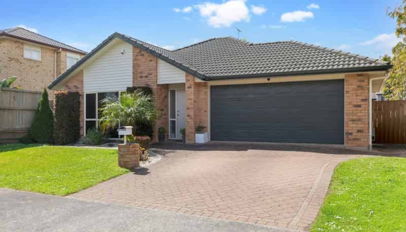17 Greenbrooke Drive, Flat Bush