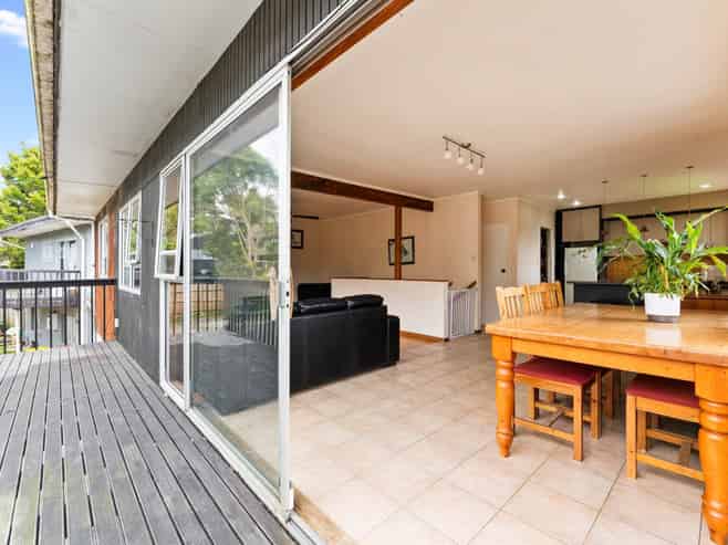 2/663 Beach Road, Rothesay Bay