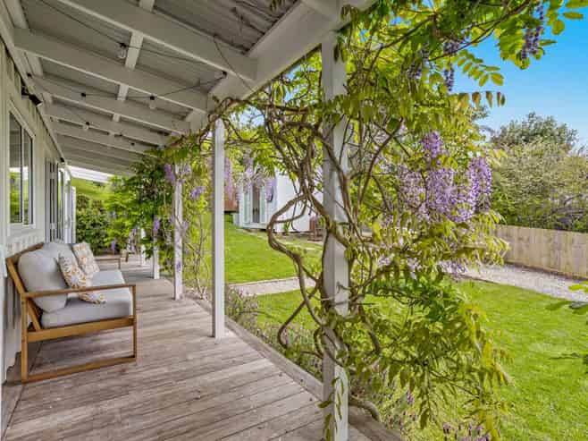 10  Kauri Road, Stanmore Bay