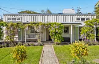 10 Kauri Road, Stanmore Bay