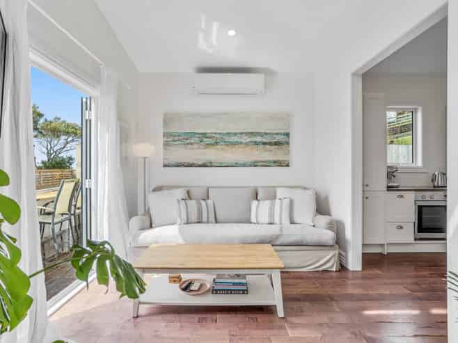 10  Kauri Road, Stanmore Bay
