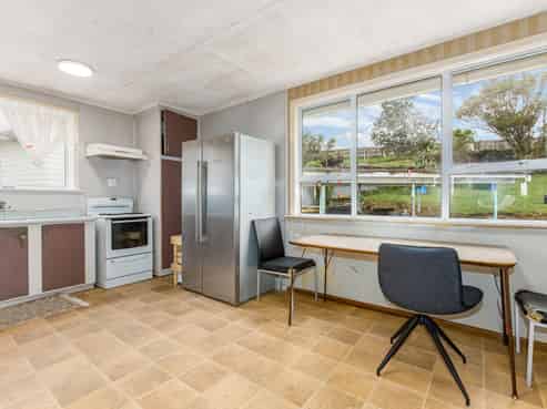 25 Loongana Street, Waitangirua