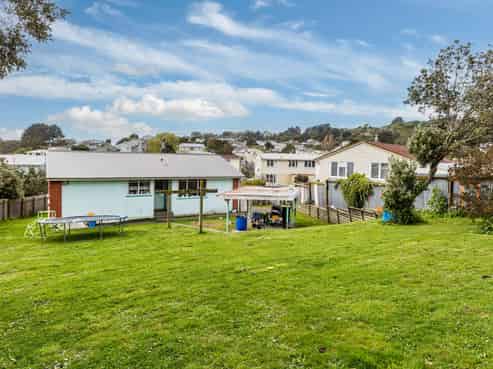 25 Loongana Street, Waitangirua