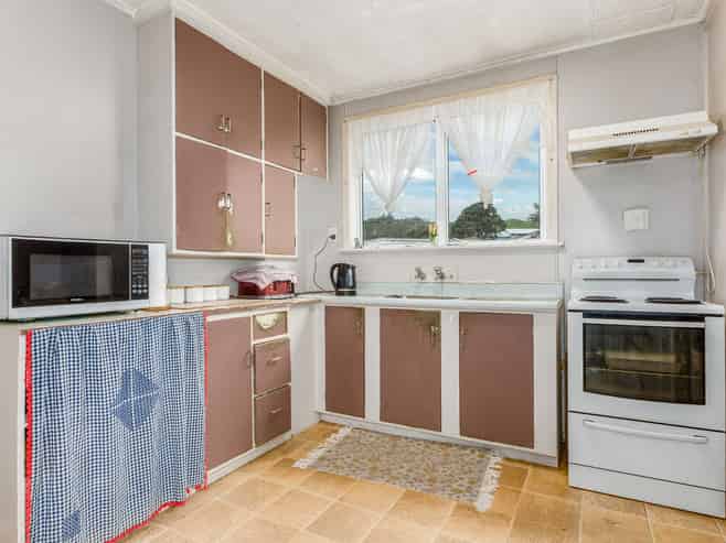 25 Loongana Street, Waitangirua
