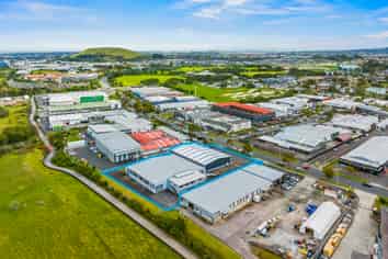 Versatile 2,070sqm Warehouse – For Lease/Sale