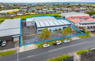 Versatile 2,070sqm Warehouse – For Lease/Sale