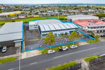 Versatile 2,070sqm Warehouse – For Lease/Sale
