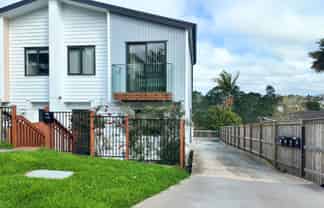 44B Cyclarama Crescent, Massey