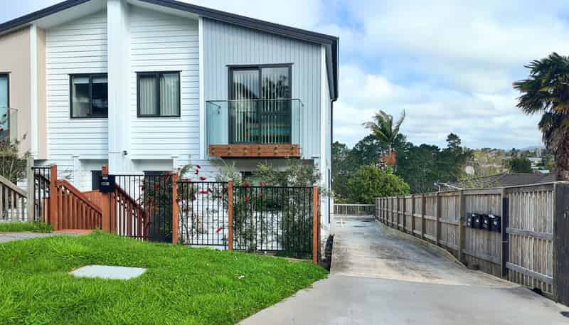 44B Cyclarama Crescent, Massey
