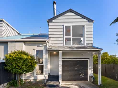 17B Colchester Crescent, Newlands