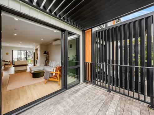 16 Beach Road, Hobsonville