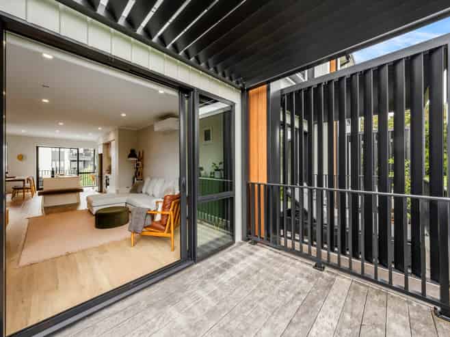 16 Beach Road, Hobsonville