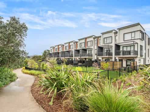 16 Beach Road, Hobsonville