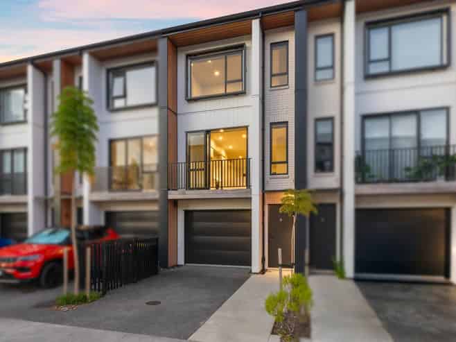 16 Beach Road, Hobsonville