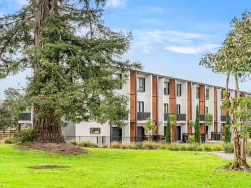 16 Beach Road, Hobsonville