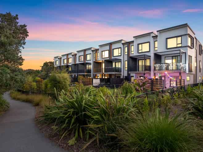 16 Beach Road, Hobsonville