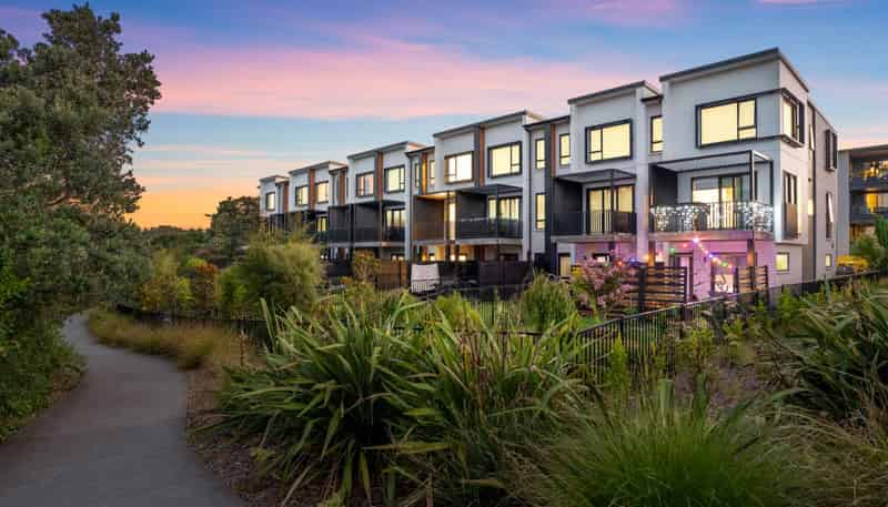 16 Beach Road, Hobsonville