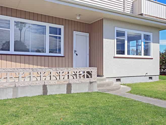 2/310 Lyndon Road West, Hastings