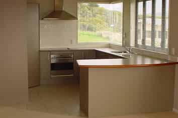 28 Aspiring Terrace, Aotea