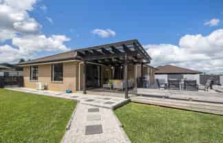 16 North Crest Drive, Onerahi