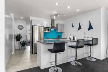 16 North Crest Drive, Onerahi