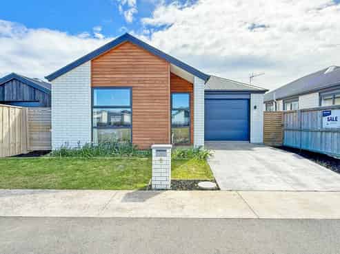 8 Greengrass Crescent, Kaiapoi