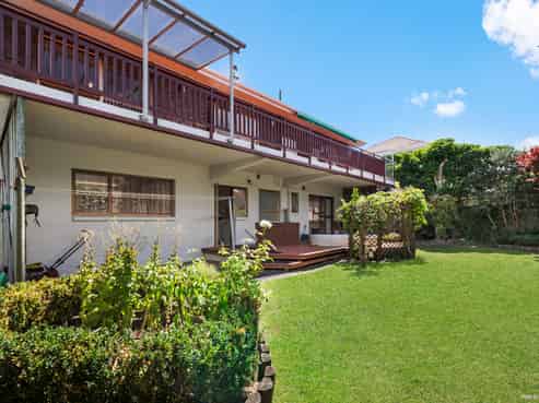 2/67 Seaview Road, Castor Bay