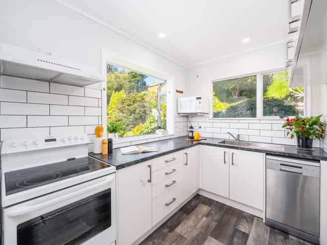 5 Anaheim Place, Churton Park