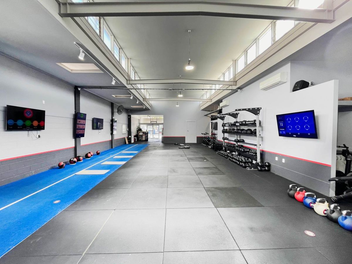 CITY FRINGE GYM / WAREHOUSE – pohled 2