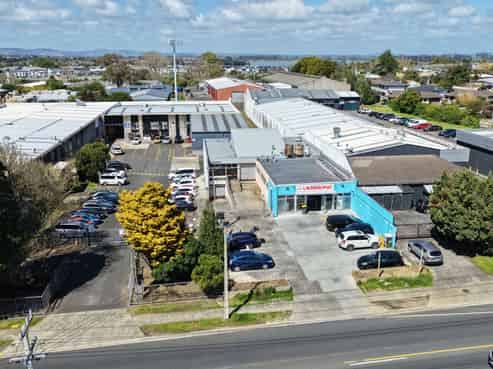 Low-cost industrial workspace and storage