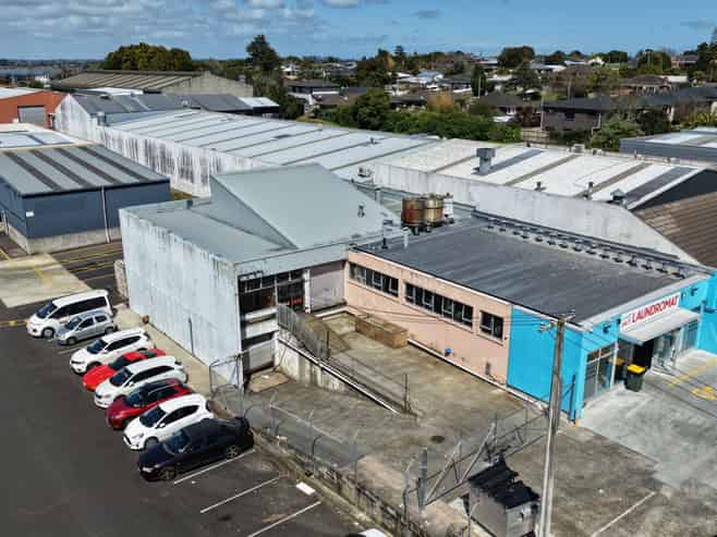 Low-cost industrial workspace and storage