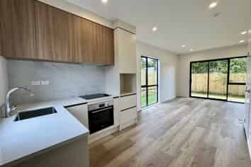 11/35 Crawford Avenue, Mangere Bridge