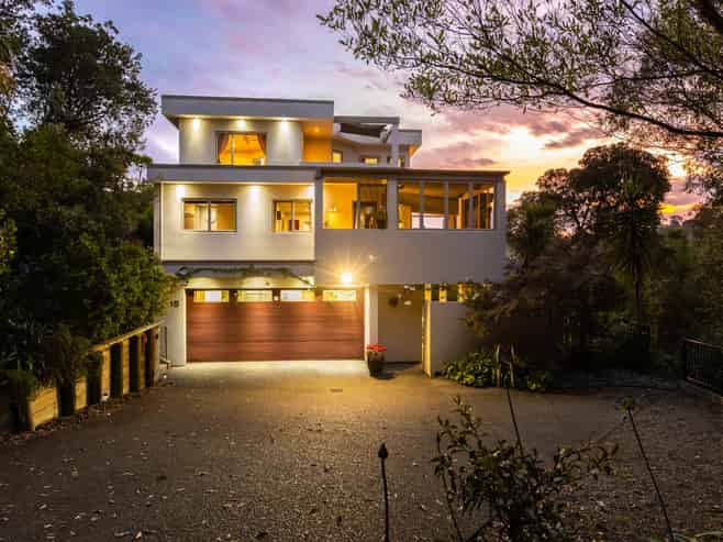 15 Ridgeway Terrace, Taradale