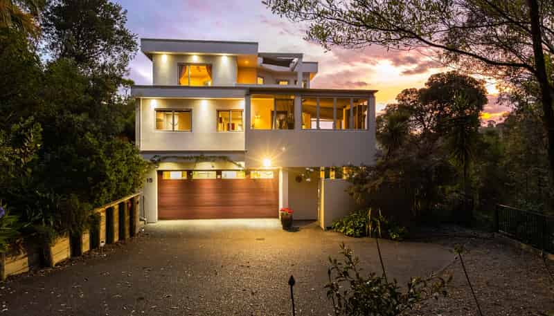 15 Ridgeway Terrace, Taradale