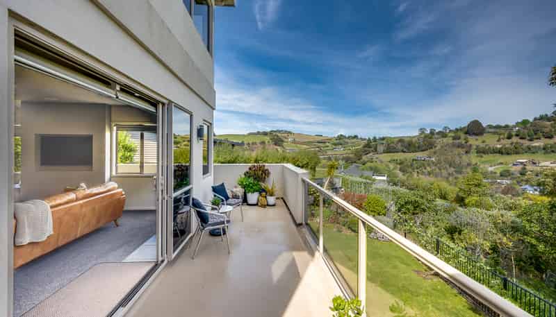 15 Ridgeway Terrace, Taradale