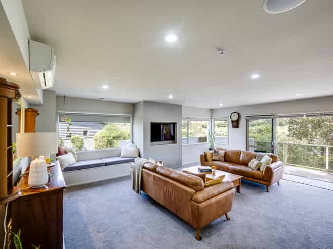 15 Ridgeway Terrace, Taradale