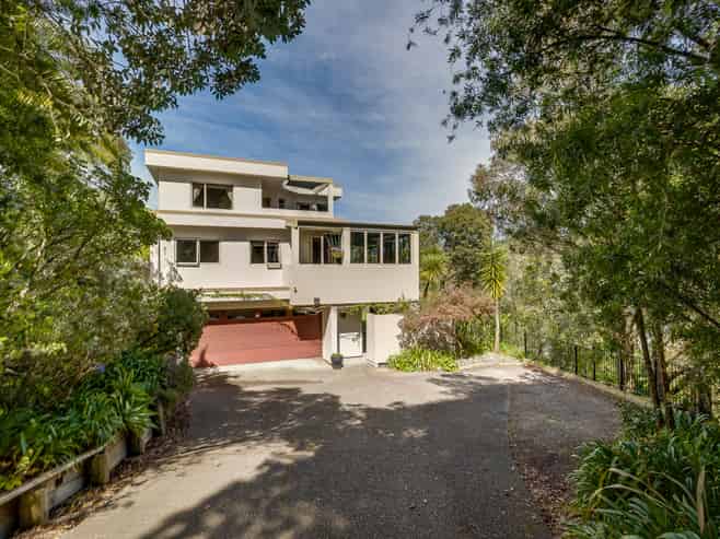 15 Ridgeway Terrace, Taradale