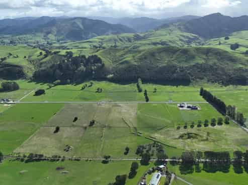 75 Parkers Road, West Taratahi