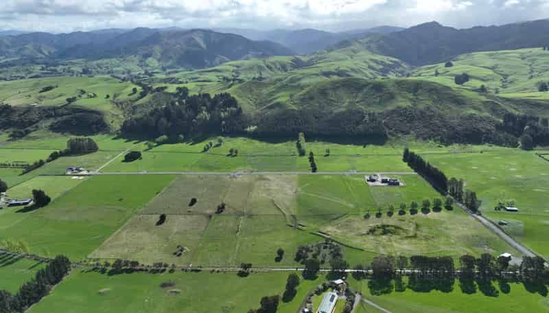 75 Parkers Road, West Taratahi