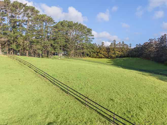  1115 State Highway 16, Waimauku
