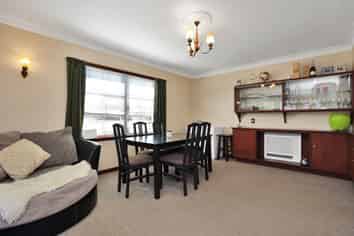 45 Churchill Avenue, Allenton