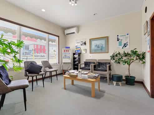 Vendors Relocating - Must Sell