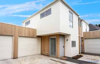 17/D Dickens Street, Addington
