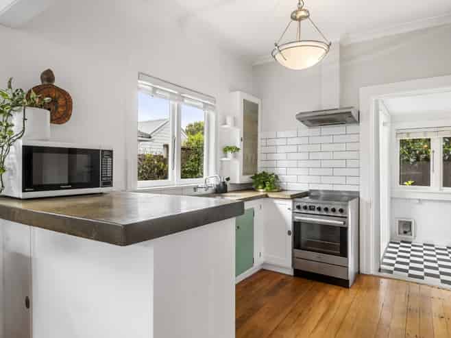 1C Rutherford Street, Belmont