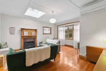 28 Brixham Way, Newtown