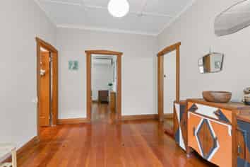 28 Brixham Way, Newtown