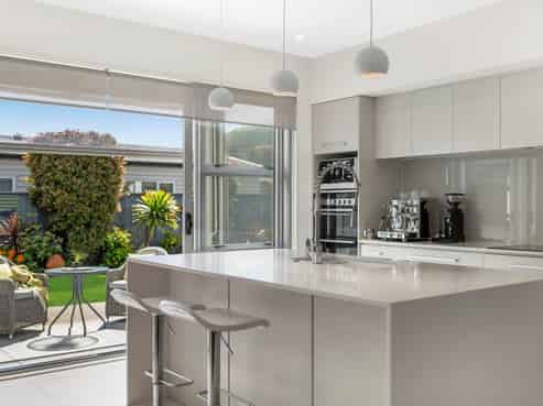 6 Lydiard Place, Beachlands