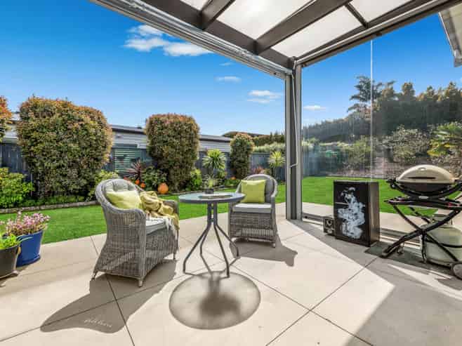 6 Lydiard Place, Beachlands